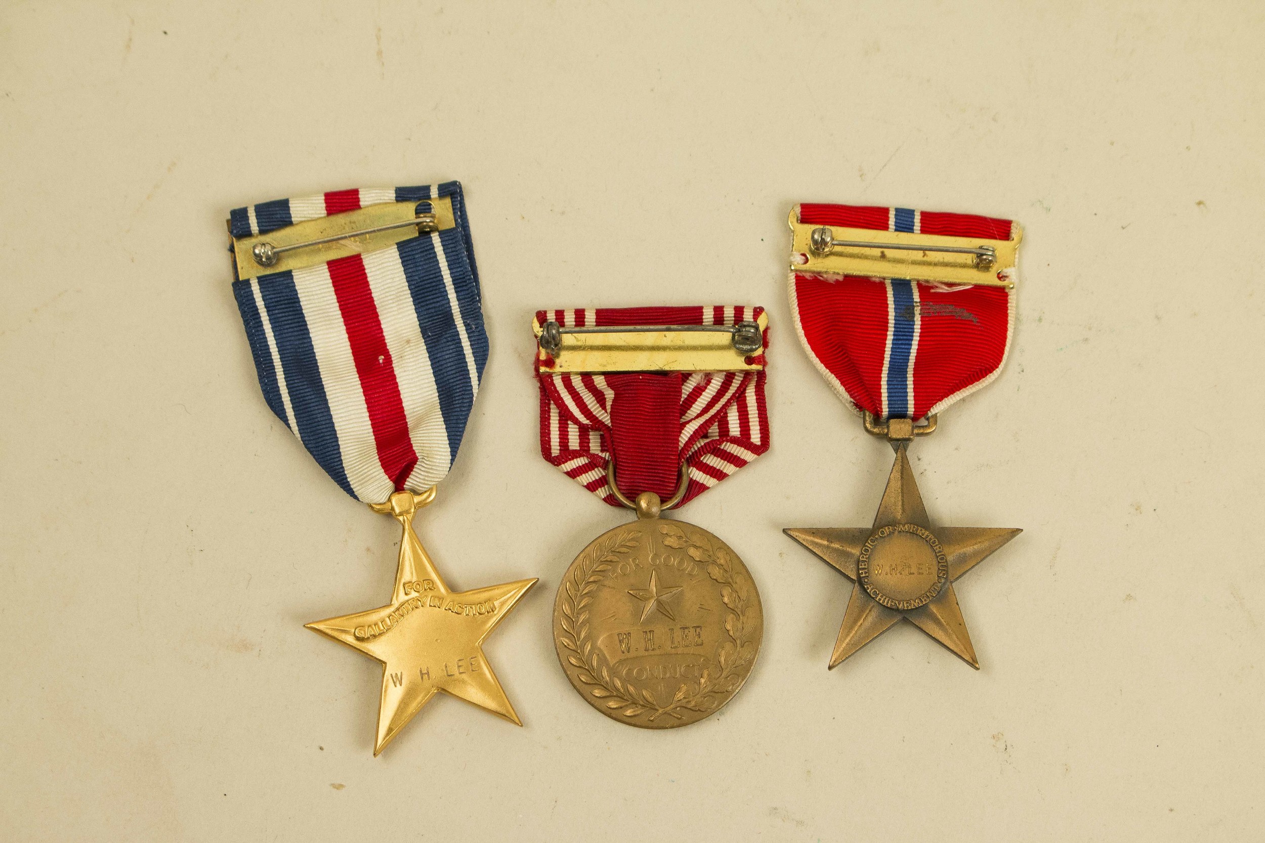 US Aviators' Medals, incl. 3 Medal Groups, and 2 Navy Crosses (in 3